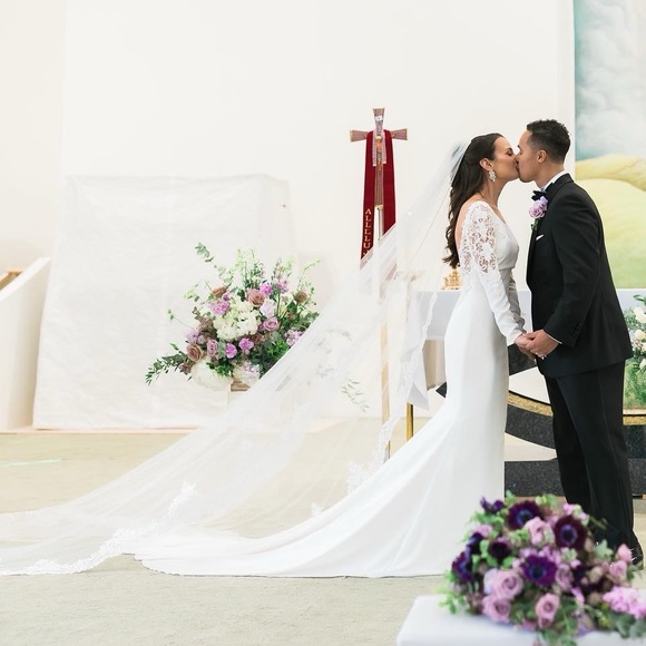 Badgley Mischka wedding gown - Picture 6 of 7